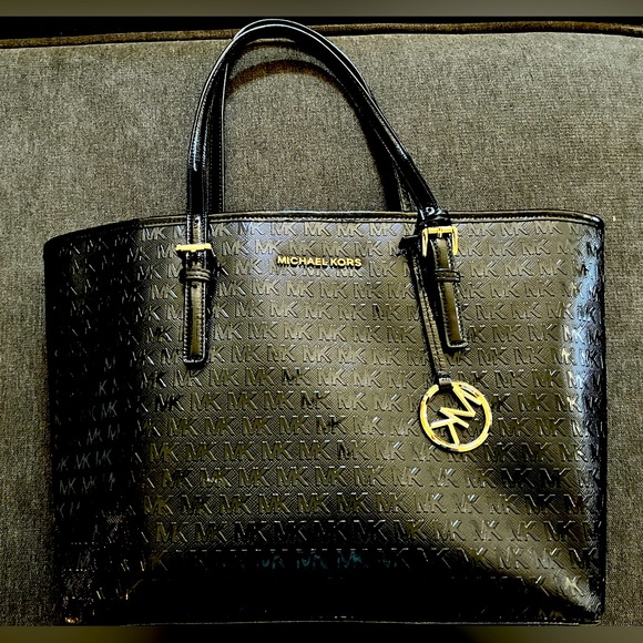 Like New! Beautiful black MK hand bag! Perfect condition, no damage! - Picture 1 of 5